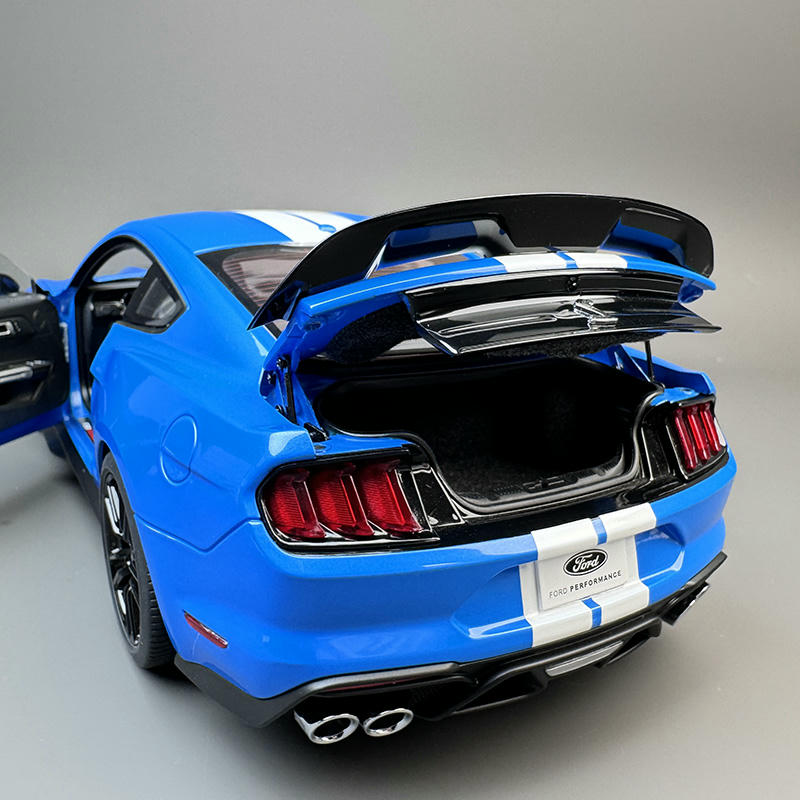 AutoArt 1:18 Ford Mustang Shelby GT500 Alloy Diecast Model Car