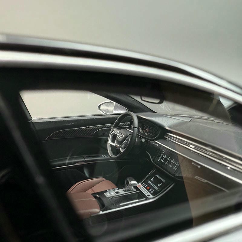 GT 1:18 Audi S8 Resin Model â Sealed Display Version