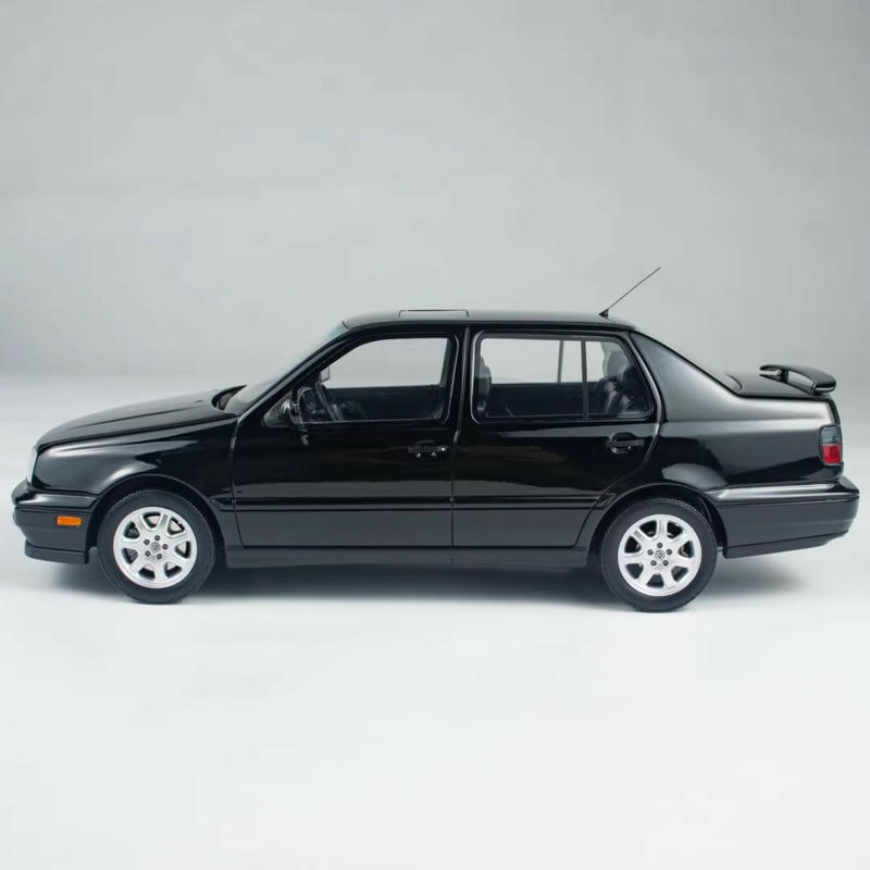 OTTO 1:18 Volkswagen Jetta GLX VR6 Resin Model