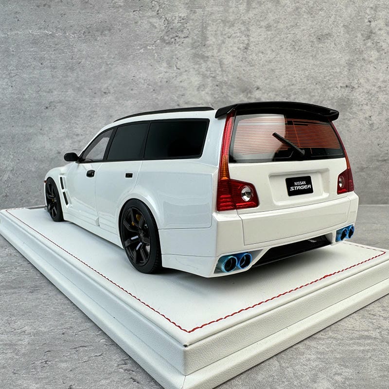 IVY Nissan R35 Wagon 1:18 Resin Model Car
