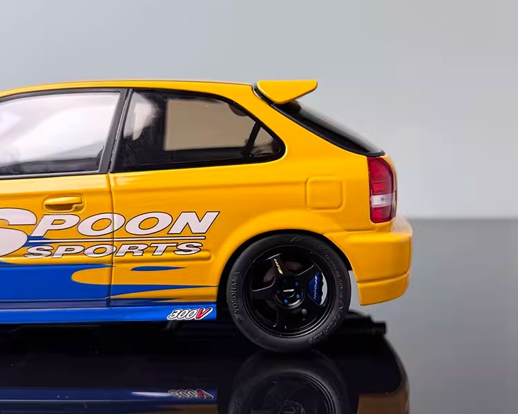 Honda Civic EK9 Type R 1:18 Die-Cast Alloy Model by MOTORHELIX