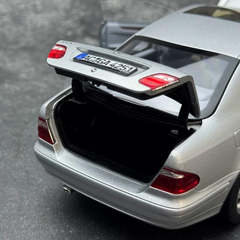 NOREV 1:18 Mercedes-Benz CLK Coupe (C208) 2000 Diecast Model