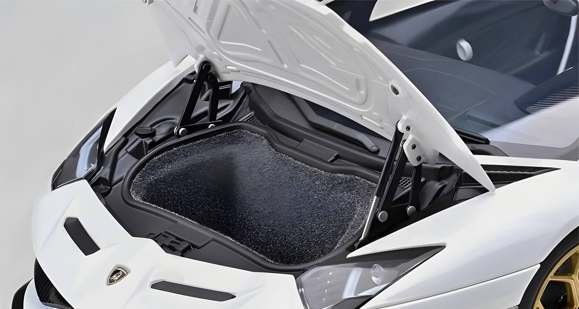 AutoArt Lamborghini Aventador SVJ 1:18 Scale Diecast Model – Diecast Supercar Collection(White)