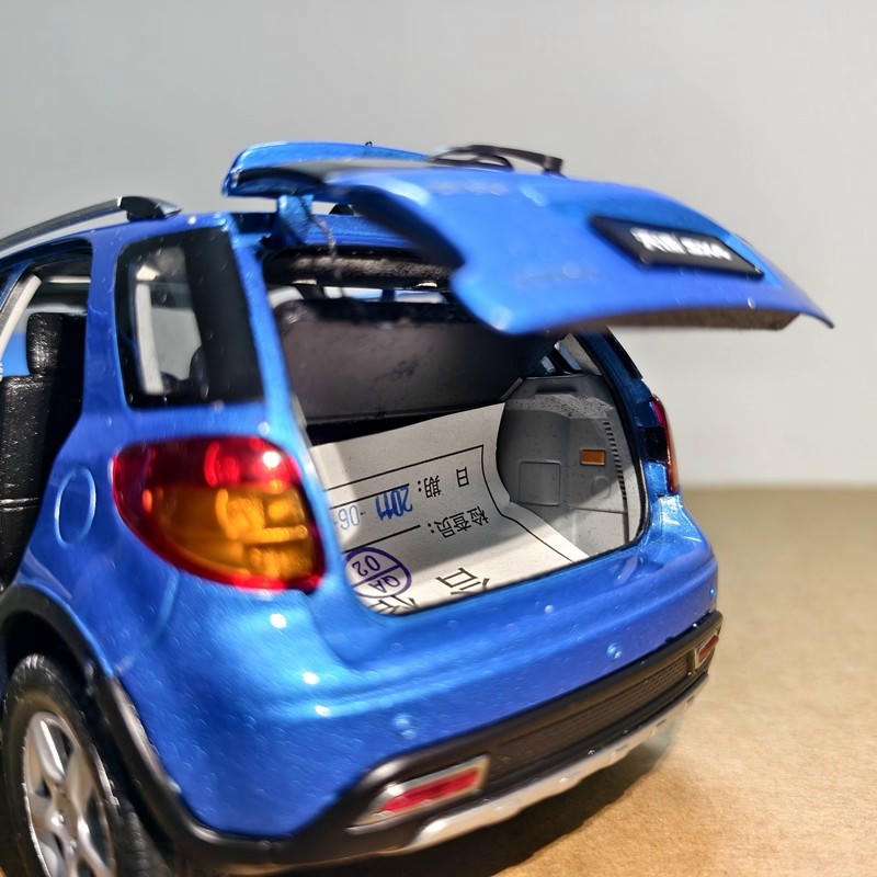 Original 1:18 Suzuki SX4 Diecast Car Model