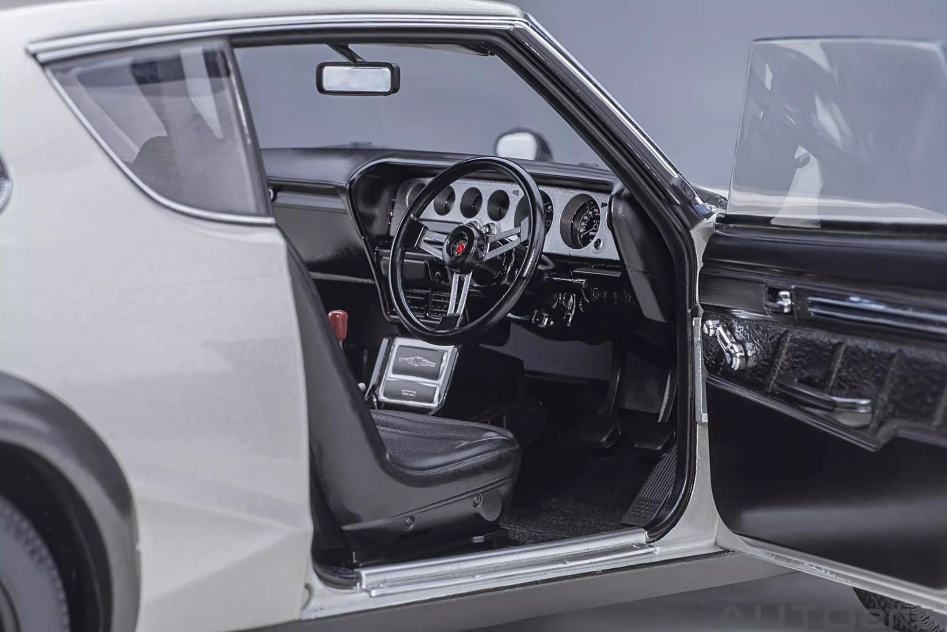 AUTOart Nissan GT-R Skyline KPGC110 – 1:18 Scale Model (Classic Hakosuka Heritage Edition)