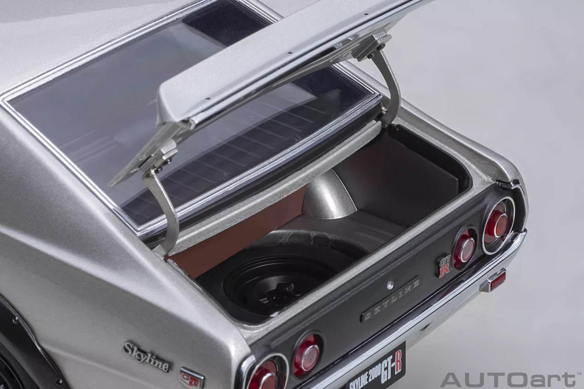 AUTOart Nissan GT-R Skyline KPGC110 – 1:18 Scale Model (Classic Hakosuka Heritage Edition)