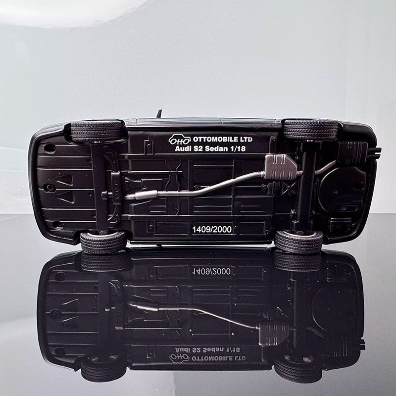 OTTO 1:18 Audi S2 Sedan 1993 Resin Collectible Model Car