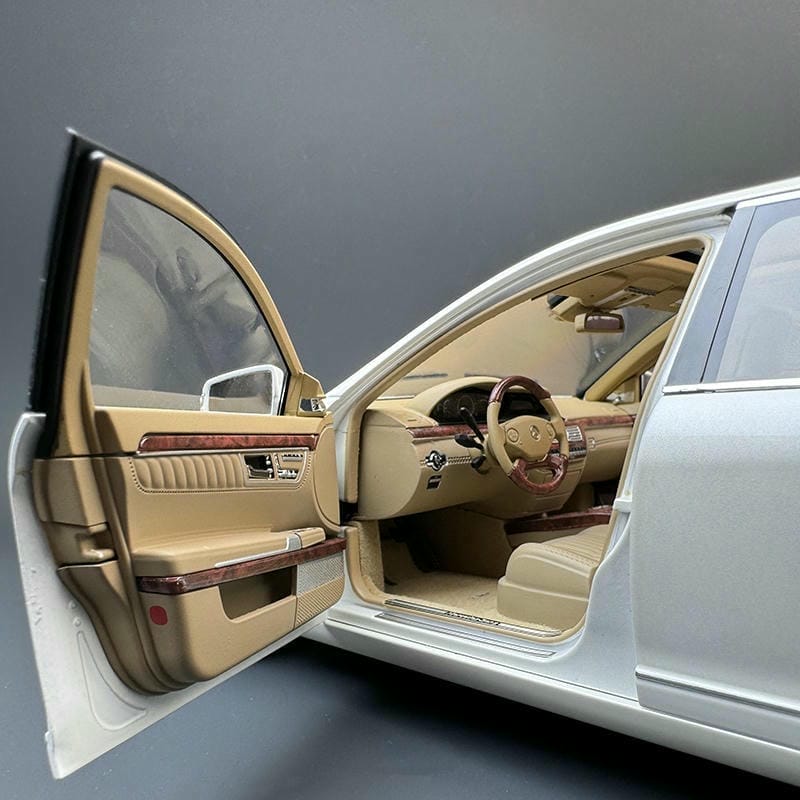 MH 1:18 Scale Mercedes-Benz S600L W221 Diecast Model Car