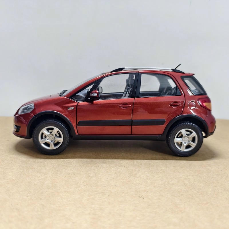 Original 1:18 Suzuki SX4 Diecast Car Model