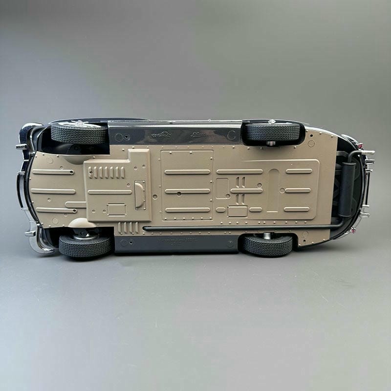 Mercedes-Benz 300SL 1:12 Scale Alloy Collectible Model – Fully Functional Doors & Steering