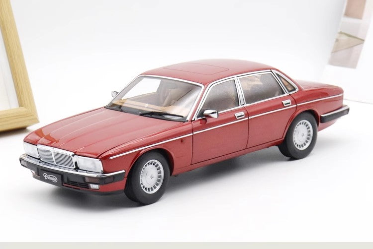 Jaguar Daimler XJ6 (XJ40) – 1:18 Diecast Model by Almost Real (Limited to 1,008 Units – Collector’s Edition)(XJ40)