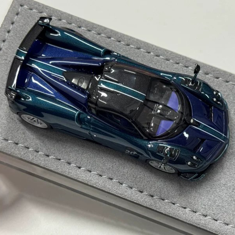 DMH 1:64 Pagani Huayra Roadster Resin Model