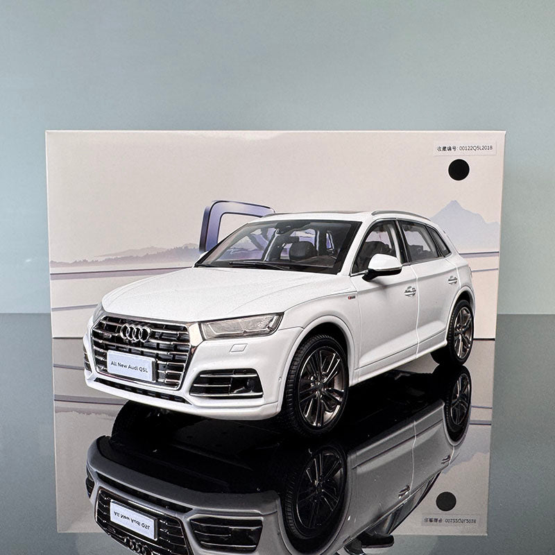 Original 1:18 Audi Q5 Diecast Model – Premium White Collectible