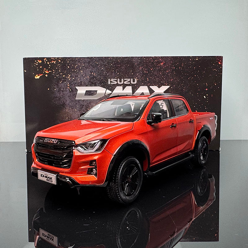Isuzu Pickup Truck 1:18 Diecast Model – Interactive Collectible