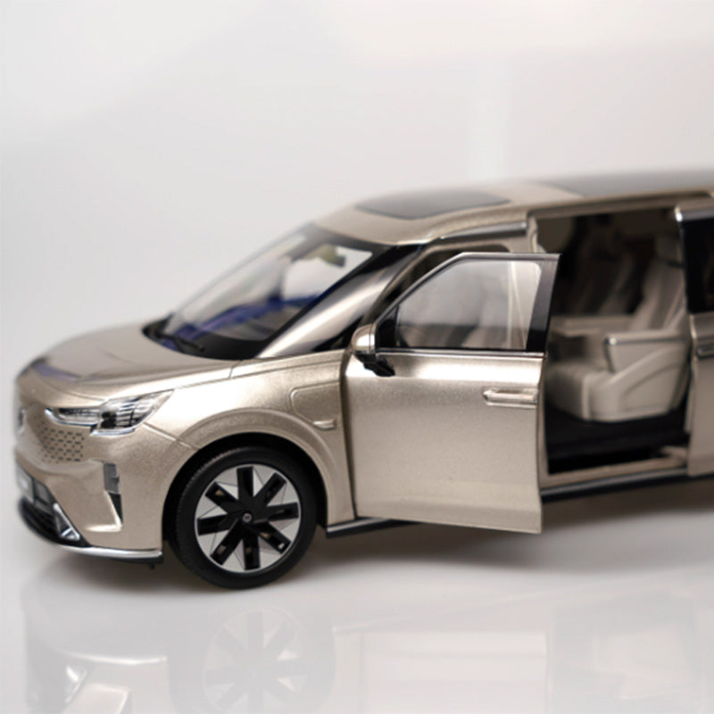 Volvo EM90 1:18 Alloy Model Car