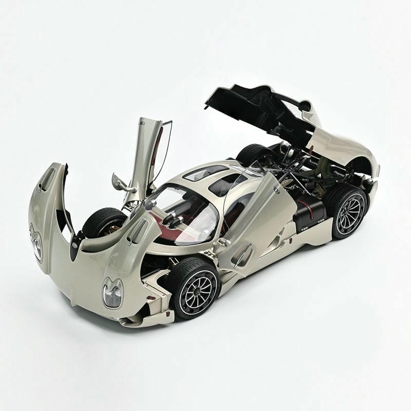 LCD 1:18 Pagani Utopia diecast model