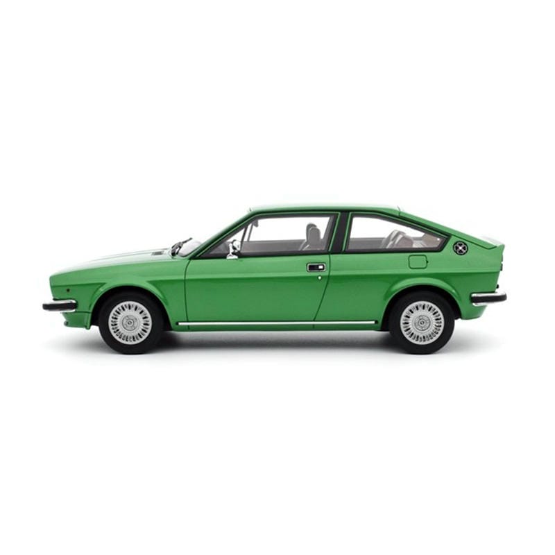 OTTO 1:18 Alfa Romeo Green Resin Collectible Model Car
