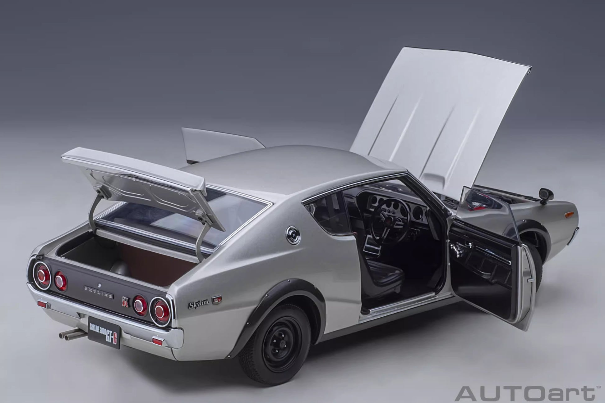 AUTOart Nissan GT-R Skyline KPGC110 – 1:18 Scale Model (Classic Hakosuka Heritage Edition)