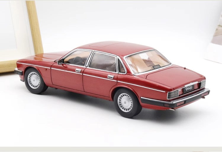 Jaguar Daimler XJ6 (XJ40) – 1:18 Diecast Model by Almost Real (Limited to 1,008 Units – Collector’s Edition)(XJ40)