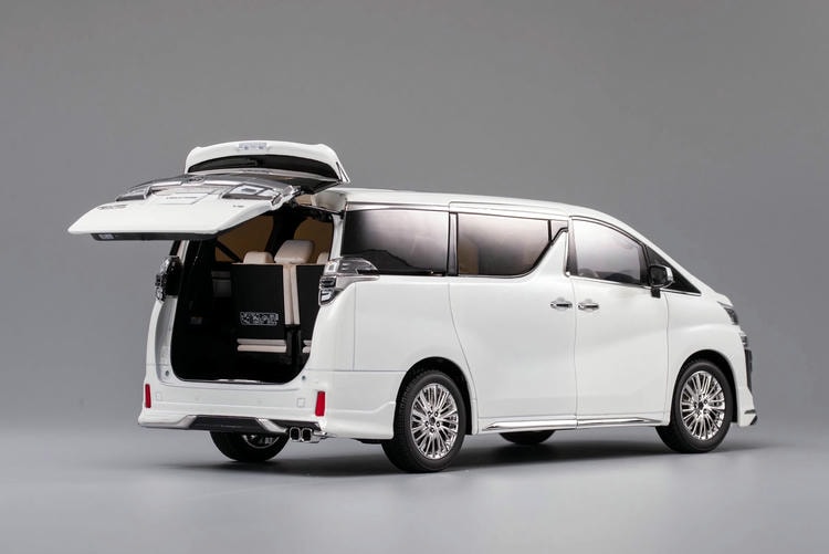 KengFai 1:18 Toyota Vellfire Alloy Diecast Model Car â MPV Collectible Diecast car