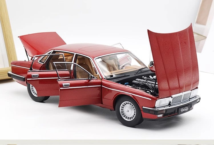 Jaguar Daimler XJ6 (XJ40) – 1:18 Diecast Model by Almost Real (Limited to 1,008 Units – Collector’s Edition)(XJ40)