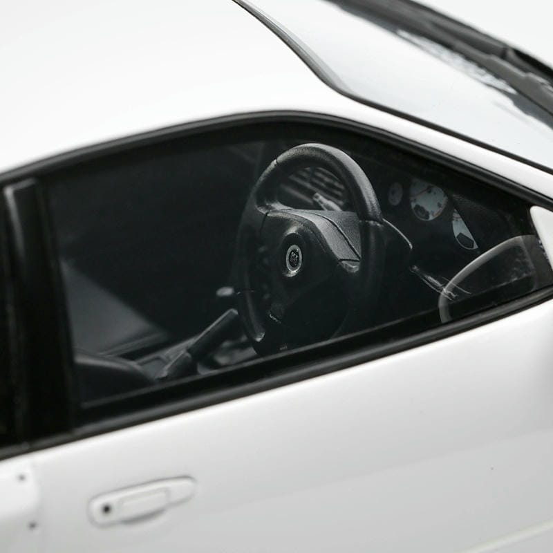 OTTO 1:18 Nissan Skyline GT-R (BNR34) Pearl White QX1 2019