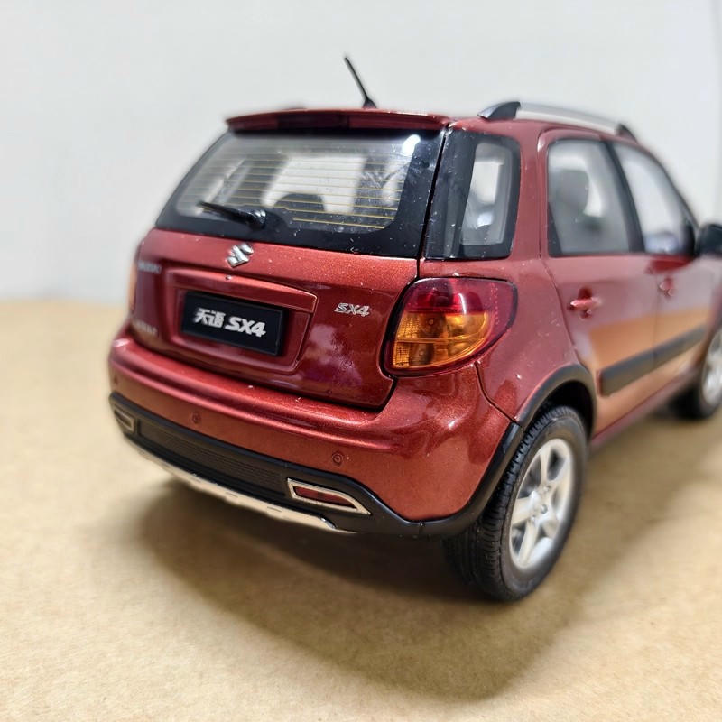 Original 1:18 Suzuki SX4 Diecast Car Model