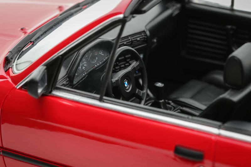 OTTO 1:18 BMW 325i Resin Model