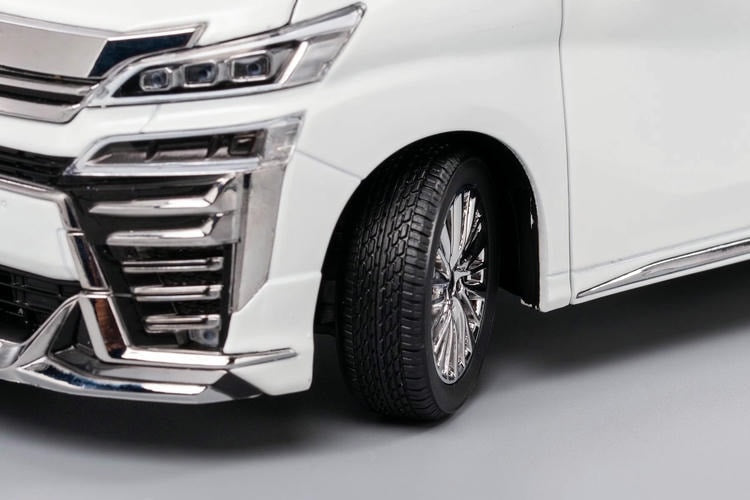 KengFai 1:18 Toyota Vellfire Alloy Diecast Model Car â MPV Collectible Diecast car