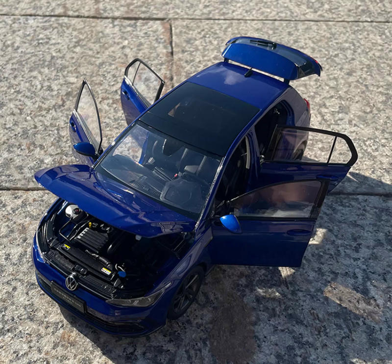 Original Volkswagen Golf 8 1:18 Diecast Model Car