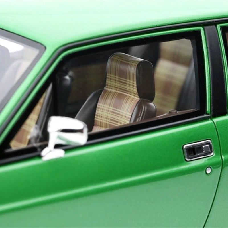 OTTO 1:18 Alfa Romeo Green Resin Collectible Model Car