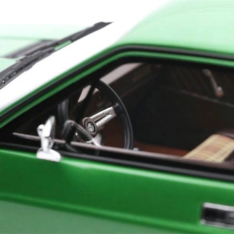 OTTO 1:18 Alfa Romeo Green Resin Collectible Model Car