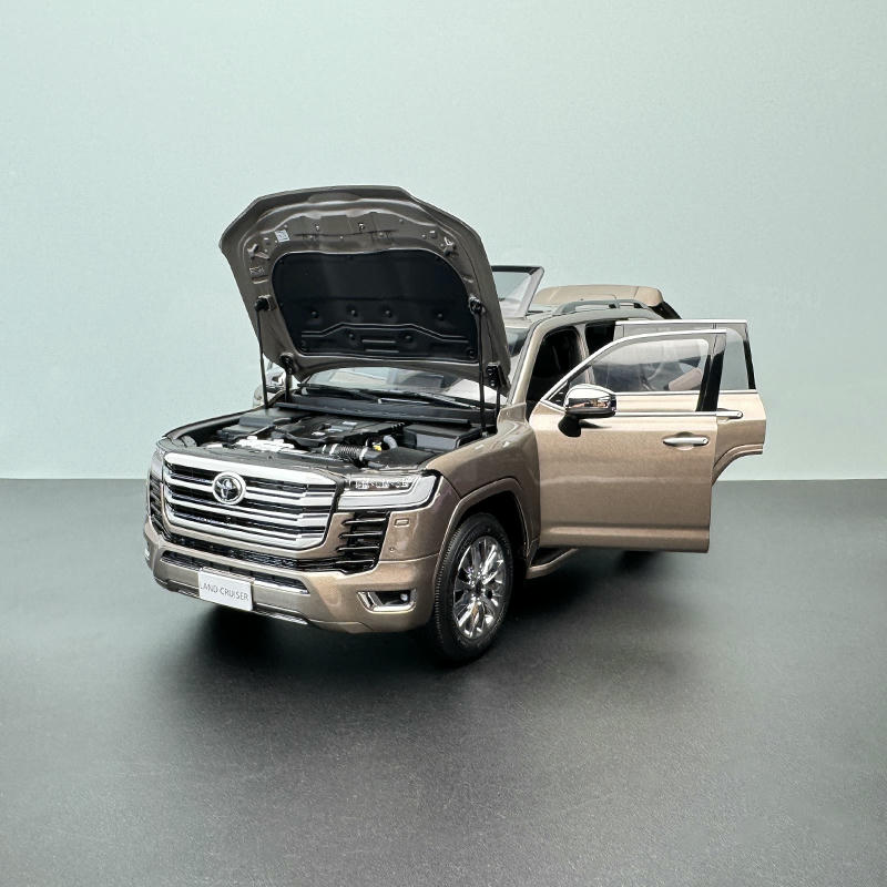 LCD 1:18 Toyota Land Cruiser LC300 ZX Gold Alloy Diecast Model Car
