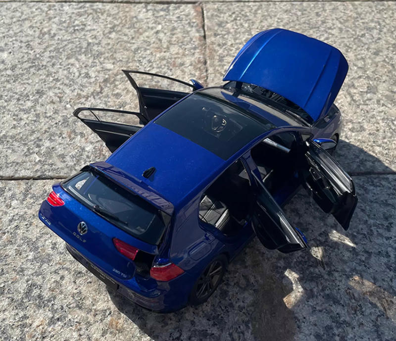 Original Volkswagen Golf 8 1:18 Diecast Model Car