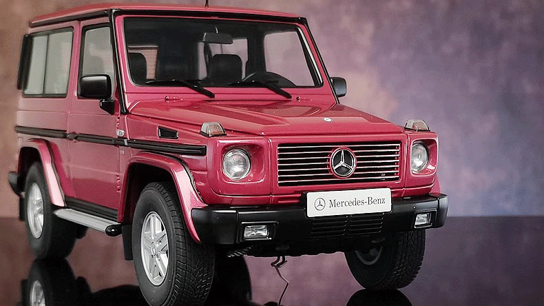 AUTOart Mercedes-Benz G500 SWB (1998) – 1:18 Scale Model(Short Wheelbase Classic, Full Opening Features)( 76113)