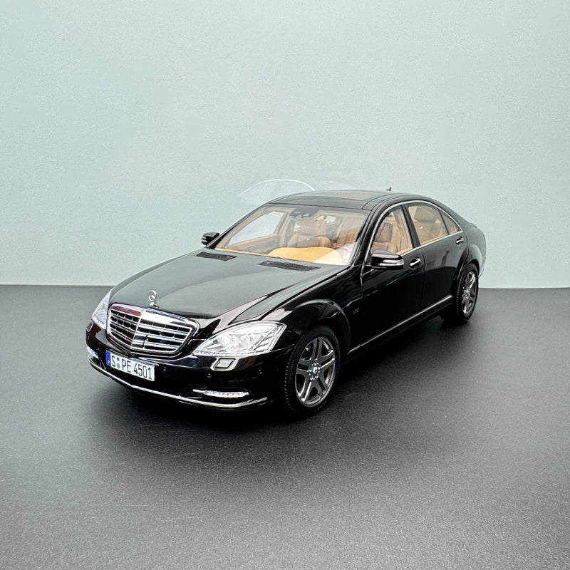 MH 1:18 Mercedes‑Benz S600L W221 Die‑Cast Alloy Model – Opening Panels & Engine Bay Display