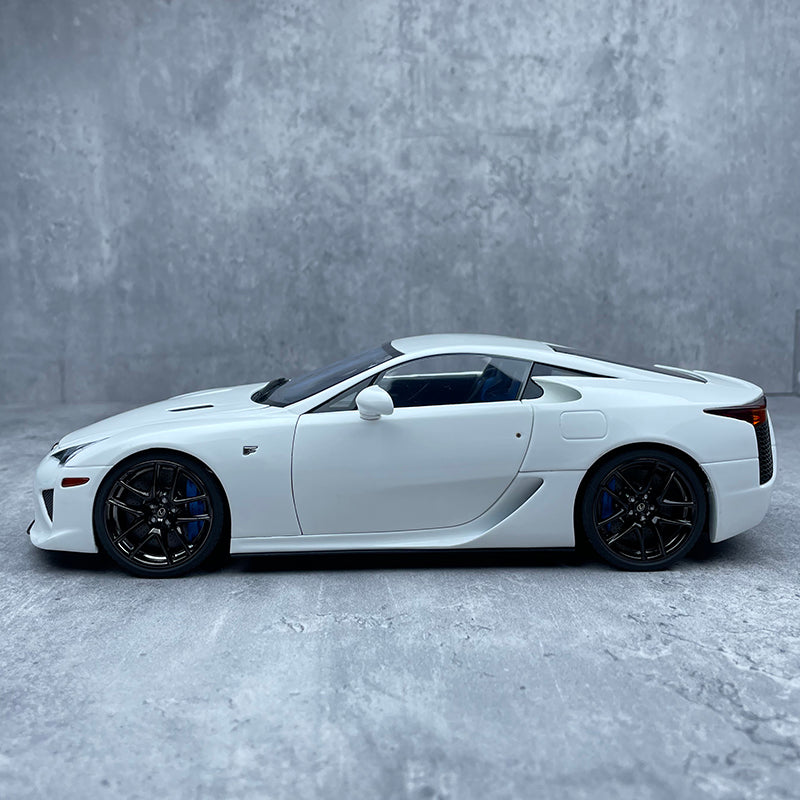 Lexus LFA 1:18 Die-Cast Alloy Model (Pop-Up Spoiler Edition – Collector Display)