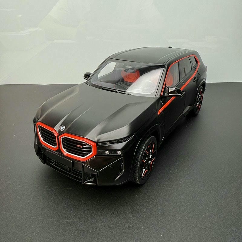 Minichamps 1:18 BMW XM Alloy Model – Bold Luxury Meets Precision Detail