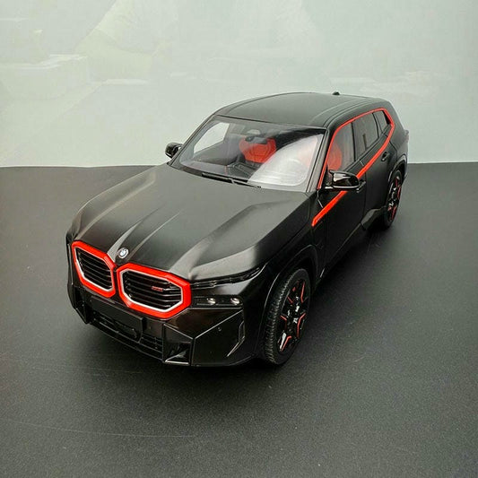 Minichamps 1:18 BMW XM Alloy Model – Bold Luxury Meets Precision Detail
