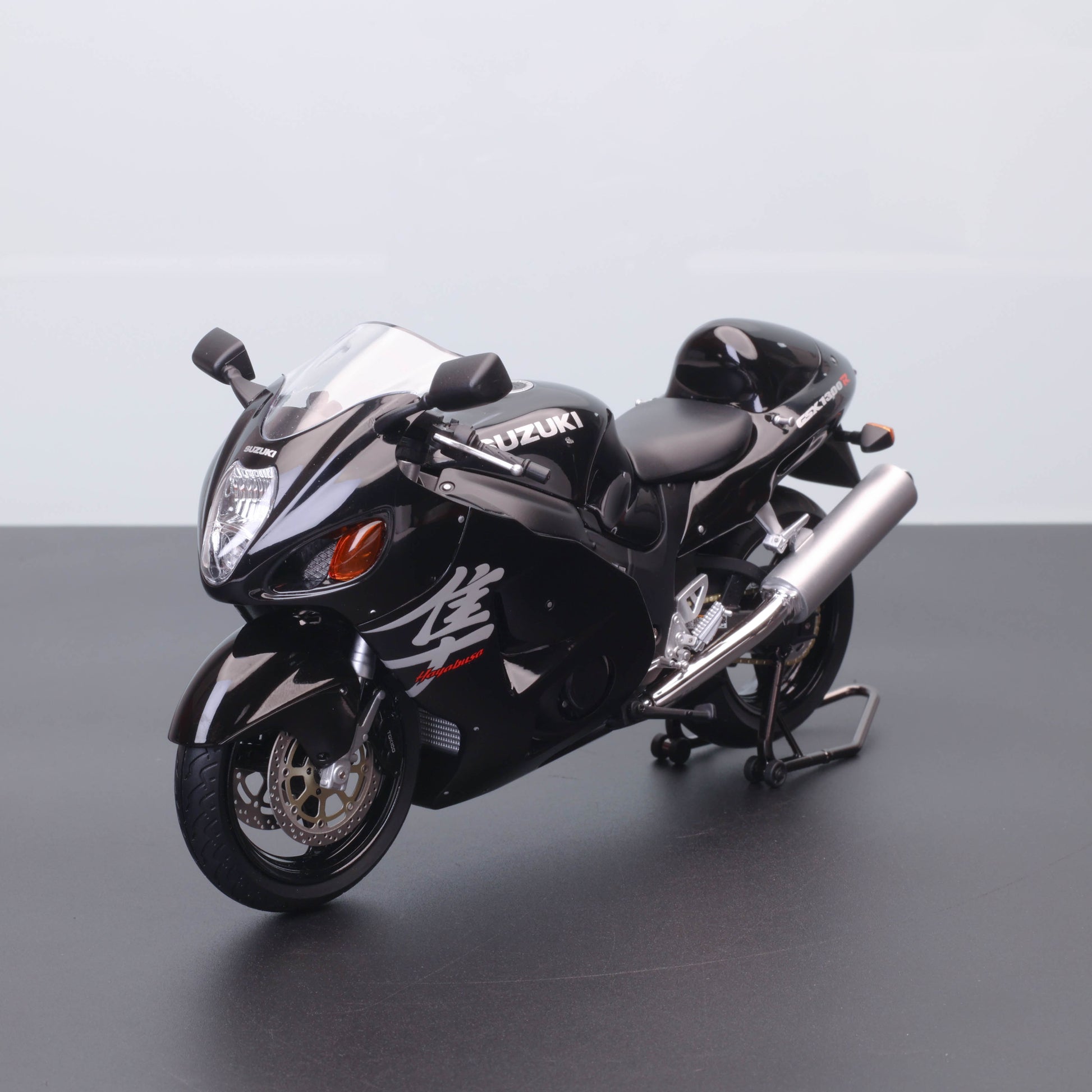 LCD Models 1:12 Suzuki GSX-1300R Hayabusa – Alloy Motorcycle Model (Authorized by Suzuki)