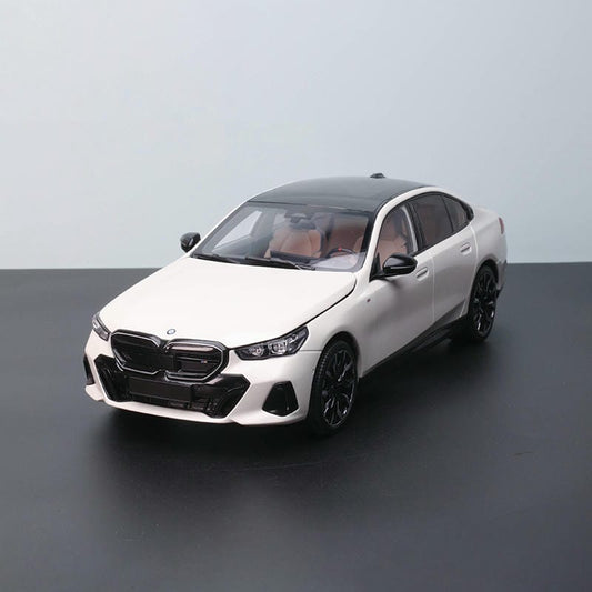 Minichamps 1:18 BMW i5 Alloy Model – Elegant Electric Precision