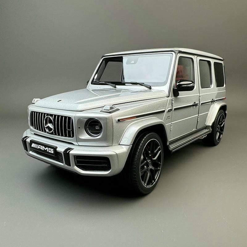 Almost Real 1:18 Mercedes-Benz G63