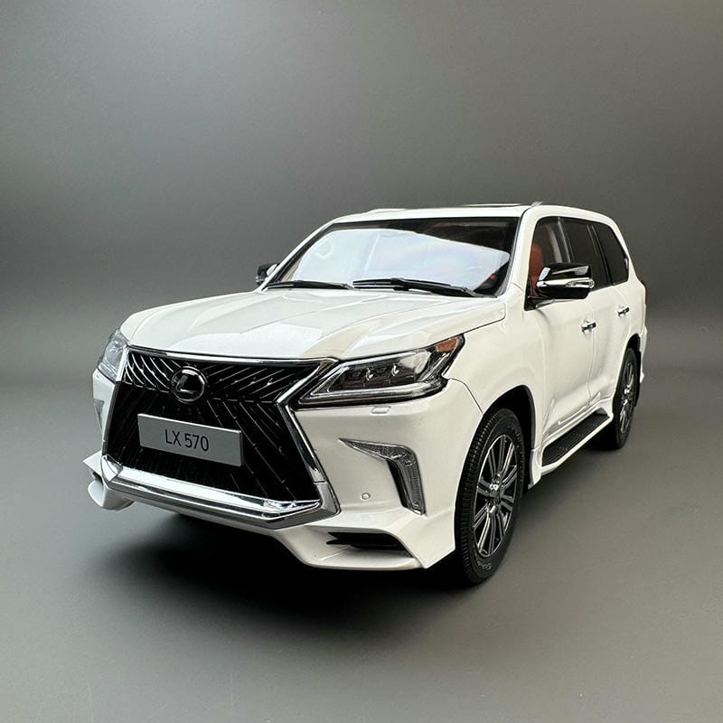LCD 1:18 Lexus LX570