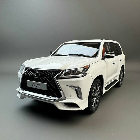 LCD 1:18 Lexus LX570