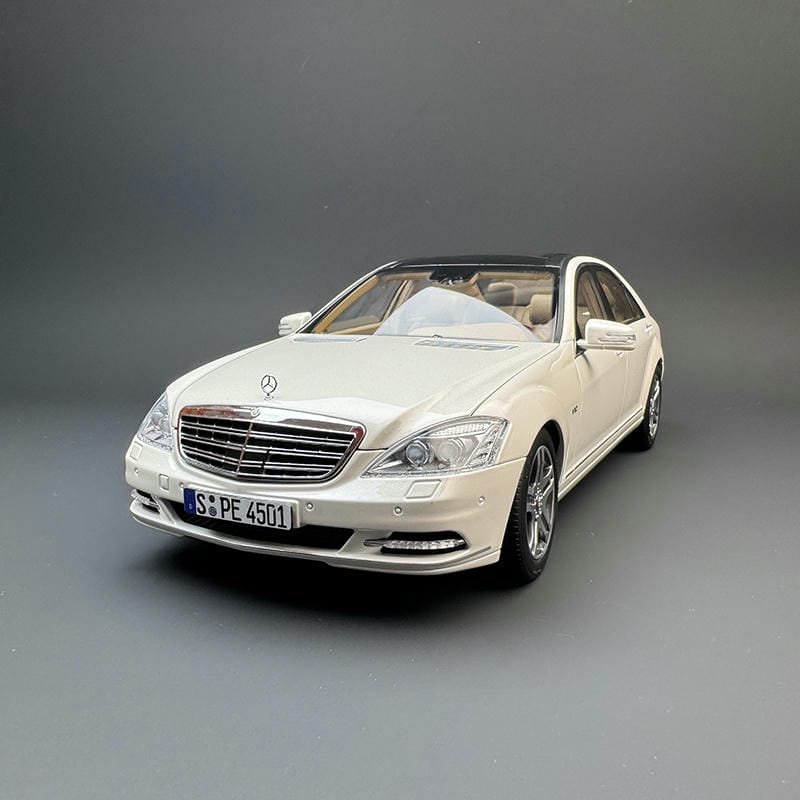 MH 1:18 Scale Mercedes-Benz S600L W221 Diecast Model Car