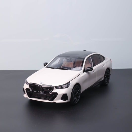 MINICHAMPS 1:18 Porsche 911 (992) – Alloy Model Car in White, Gray, or Blue