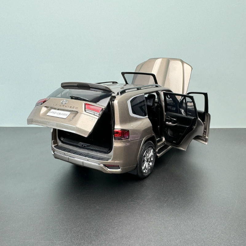 LCD 1:18 Toyota Land Cruiser LC300 ZX Gold Alloy Diecast Model Car
