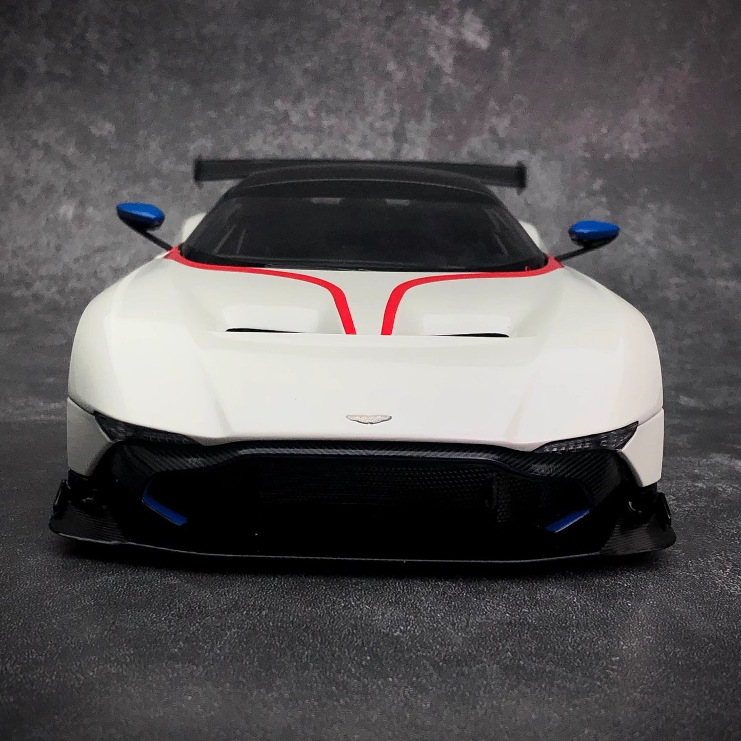 AUTOart 1:18 Full-Opening Alloy Model Car – Premium Display Edition (Multiple Colors)(70261)