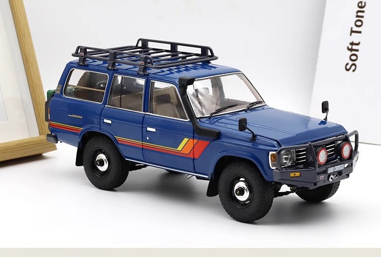 Toyota Land Cruiser LC60 1:18 Diecast Model by KYOSHO (Classic Edition with Rear Accessories)