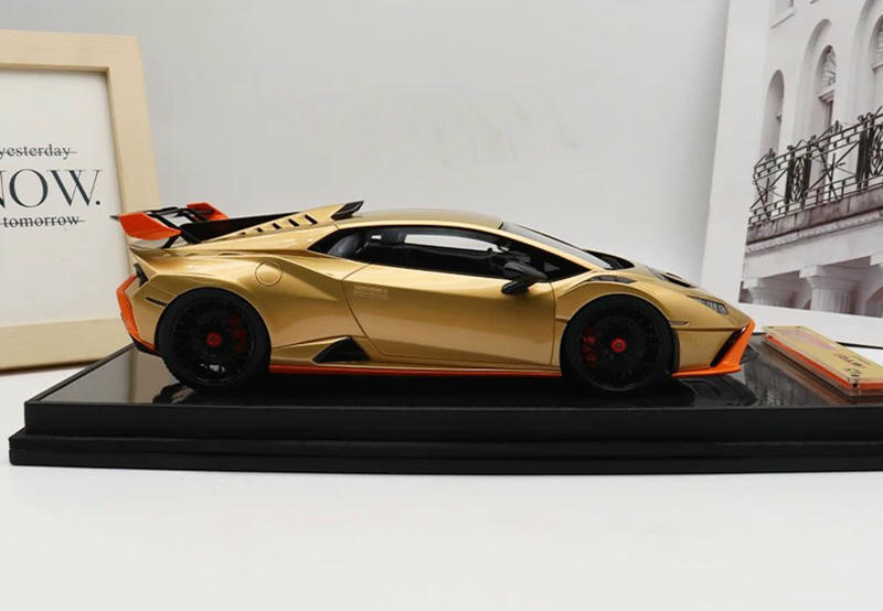IVY Lamborghini Huracan STP 1:18 Resin Model Car